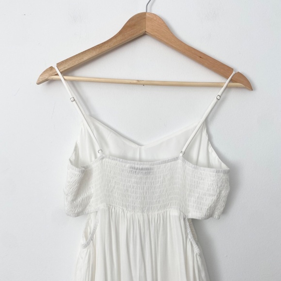 And now this cut out maxi dress - Picture 5 of 6